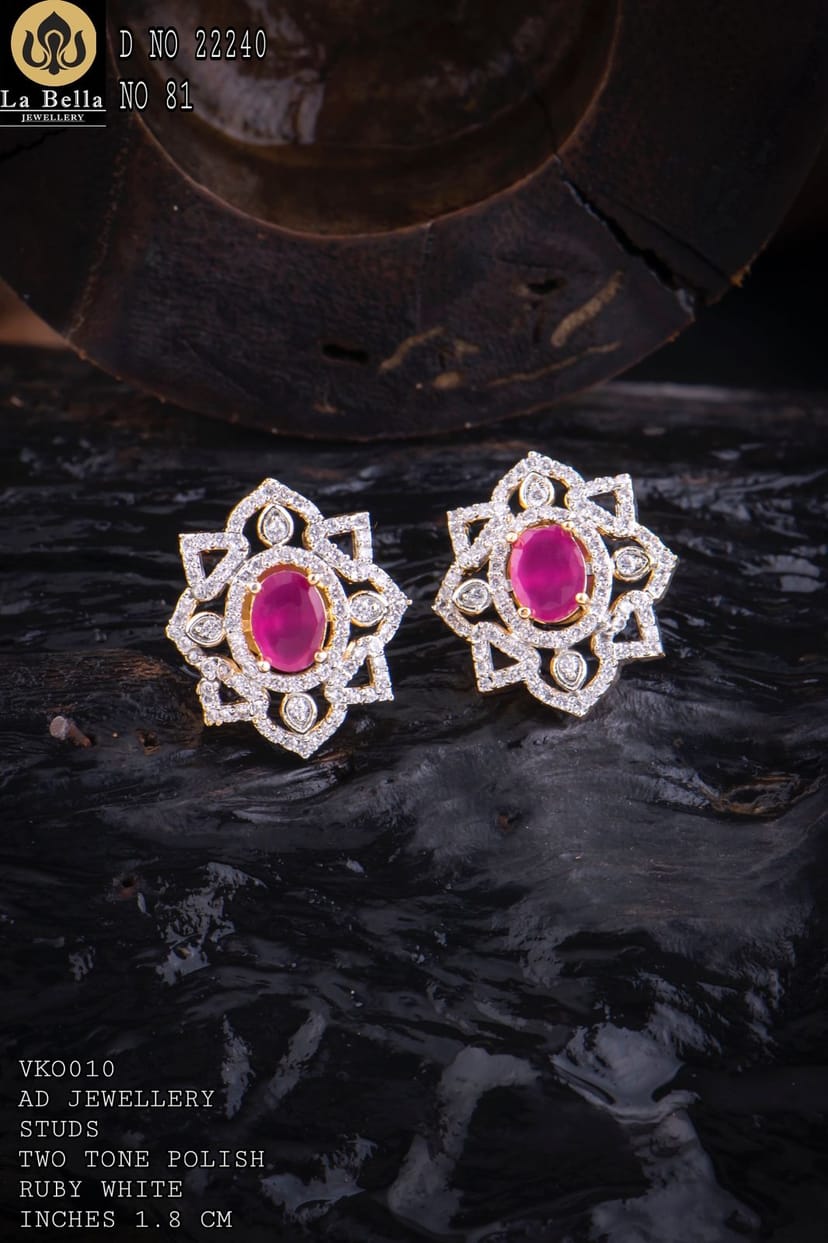 LABELLA AD STUDS - Image 1