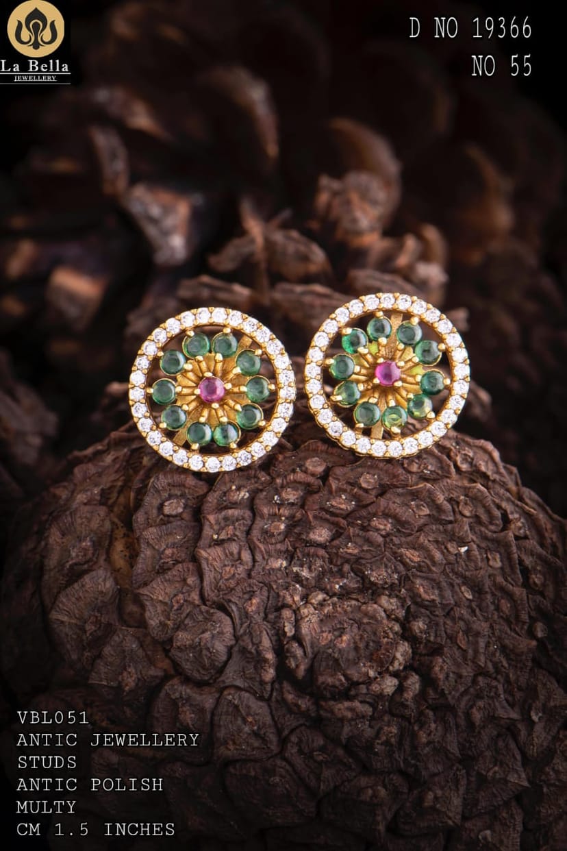LABELLA AD STUDS - Image 1